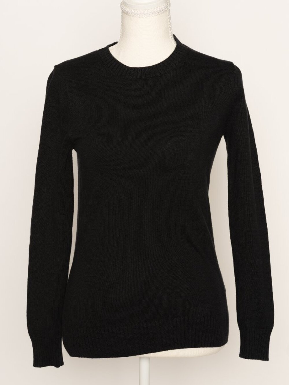 Amazon Essentials Matte Black Crewneck Knit Sweater XS